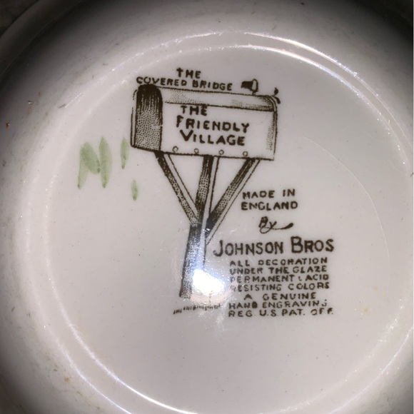 Set of Four Johnson Bros. Friendly Village Bowls - Picture 8 of 8